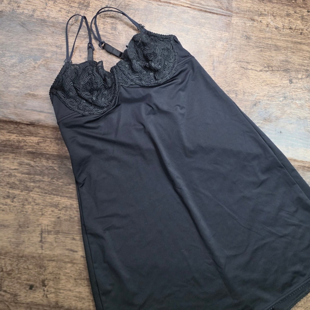 VICTORIA'S SECRET Shapewear Slip Women‎ 36C Black Lace Cup Underwire Adjustable